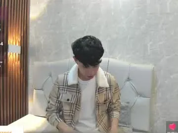 astridwet – webcam model profile photo Image 3