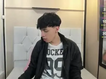 astridwet – webcam model profile photo Image 5