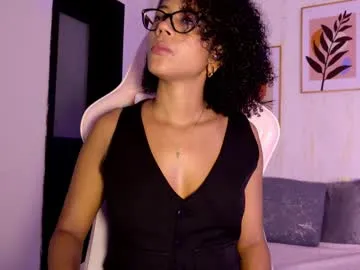 anabel054 – webcam model profile photo Image 12