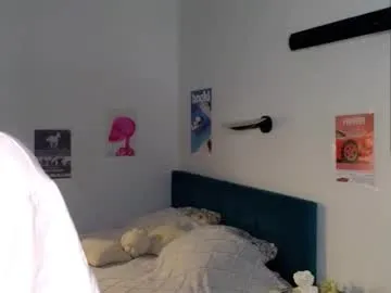 playussoftly – webcam model profile photo Image 5