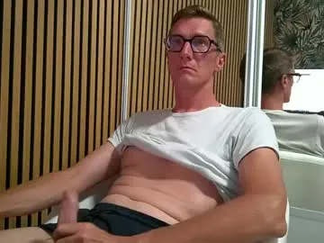 karlenegries – webcam model profile photo Image 12