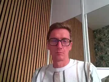 karlenegries – webcam model profile photo Image 4