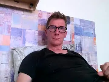 karlenegries – webcam model profile photo Image 7