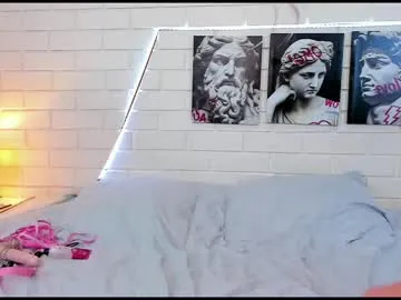 xaevynne – webcam model profile photo Image 6