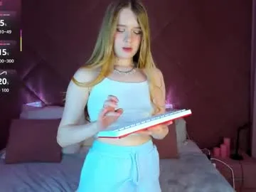 pinkysmiles – webcam model profile photo Image 2