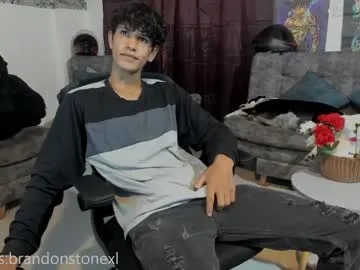 petites_perles – webcam model profile photo Image 8