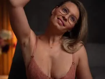 flirtykitty_ – webcam model profile photo Image 2