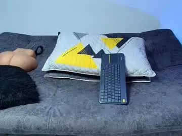 astridwet – webcam model profile photo Image 9