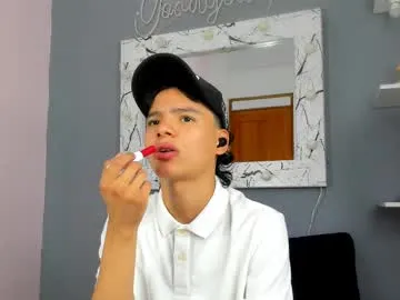 buupsi – webcam model profile photo Image 12