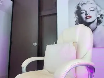 ErikaBonnie – webcam model profile photo Image 2