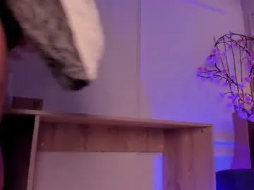 serena___ – webcam model profile photo Image 18