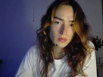 cathiefavuzzi – webcam model profile photo Image 4