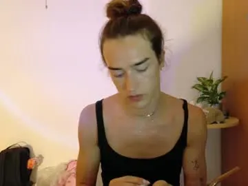 cathiefavuzzi – webcam model profile photo Image 9