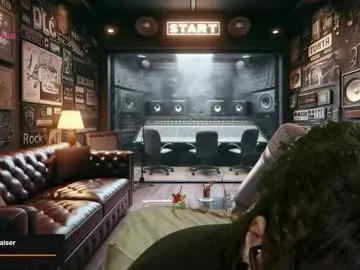 xaevynne – webcam model profile photo Image 2