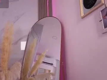 ami_sweet_19 – webcam model profile photo Image 10