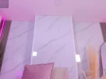 ami_sweet_19 – webcam model profile photo Image 3