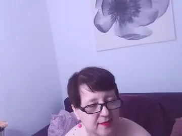 shiny_lily – webcam model profile photo Image 13