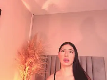 karlenegries – webcam model profile photo Image 12