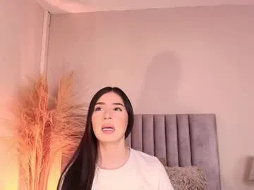 karlenegries – webcam model profile photo Image 4