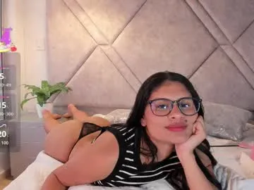 luckaisha – webcam model profile photo Image 8