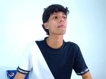 playussoftly – webcam model profile photo Image 15