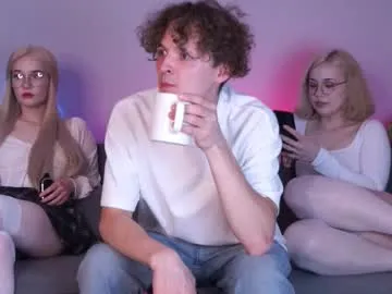 ella_twinkle – webcam model profile photo Image 8