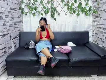 willow_hendrix – webcam model profile photo Image 15