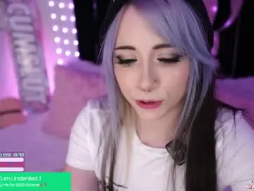 shiny_lily – webcam model profile photo Image 13