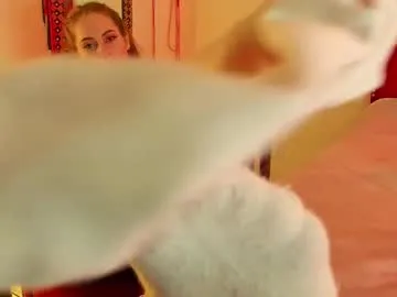 avechloe – webcam model profile photo Image 3