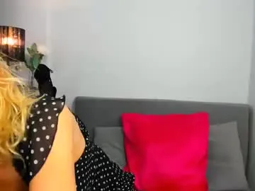 naughty_hr_manager – webcam model profile photo Image 6