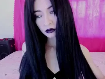 karlenegries – webcam model profile photo Image 8