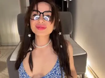 petites_perles – webcam model profile photo Image 4