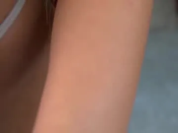 loving_ladies – webcam model profile photo Image 10