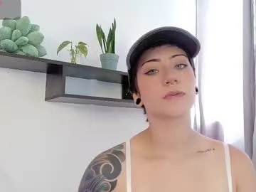 ErikaBonnie – webcam model profile photo Image 6