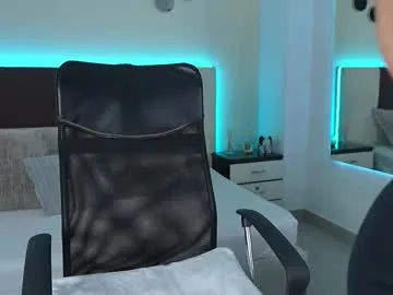 nika_lodge_official – webcam model profile photo Image 13