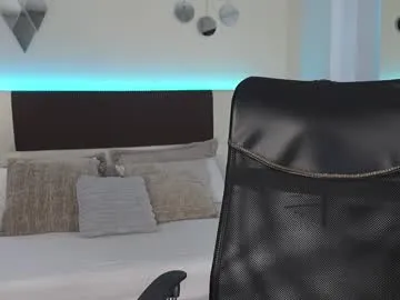 nika_lodge_official – webcam model profile photo Image 15