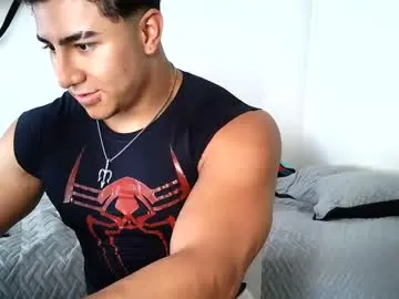 tattooedlucy_ – webcam model profile photo Image 12