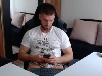 kianys – webcam model profile photo Image 4