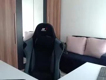 kianys – webcam model profile photo Image 9