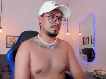 viiolett_lee – webcam model profile photo Image 12