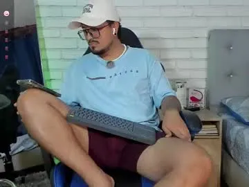 viiolett_lee – webcam model profile photo Image 14