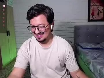 viiolett_lee – webcam model profile photo Image 7