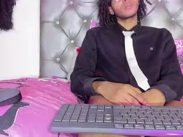 maxdoggy – webcam model profile photo Image 11