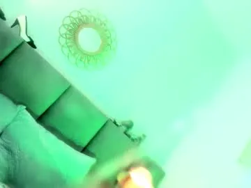 wwow_meow – webcam model profile photo Image 13