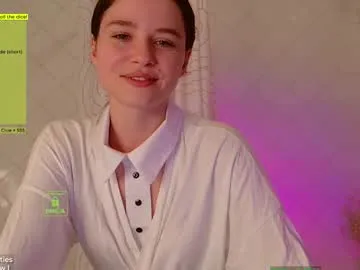 petites_perles – webcam model profile photo Image 17