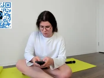 petites_perles – webcam model profile photo Image 8