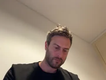 karlenegries – webcam model profile photo Image 18