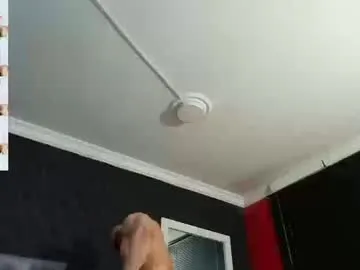 just_girlsgirls – webcam model profile photo Image 13