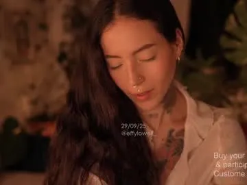 ninanoell – webcam model profile photo Image 19