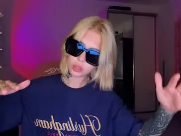 ErikaBonnie – webcam model profile photo Image 13